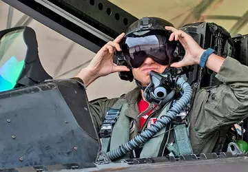 F-22 Raptor-Kampfpiloten erhalten Helme der nächsten ...