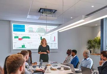 Sharp stellt XP-X171Q 4K-Laserprojektor mit bis ...