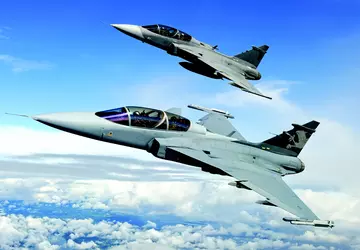 Saab lieferte zwei neue F-39E Gripen-Flugzeuge ...