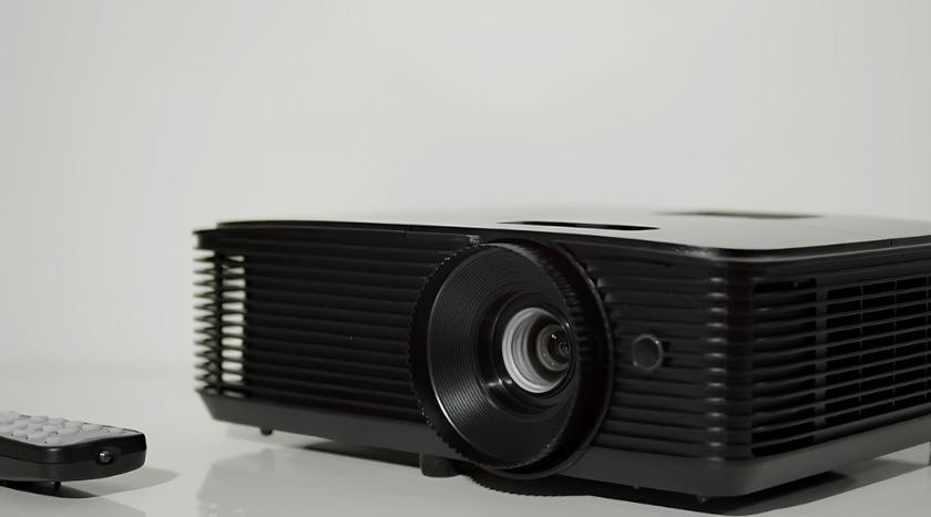 Optoma HD146X Projektor für kleines Schlafzimmer