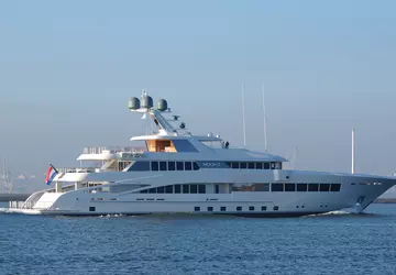 Benutzer kaufte eine virtuelle NFT-Yacht für ...