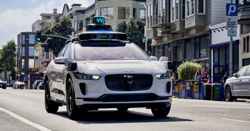 In San Francisco brachte eine Frau in einem fahrerlosen Waymo-Taxi ein Kind zur Welt