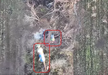 Die Nationalpolizei-Drohne "Predator" zerstört einen Bomber-Quadcopter ...