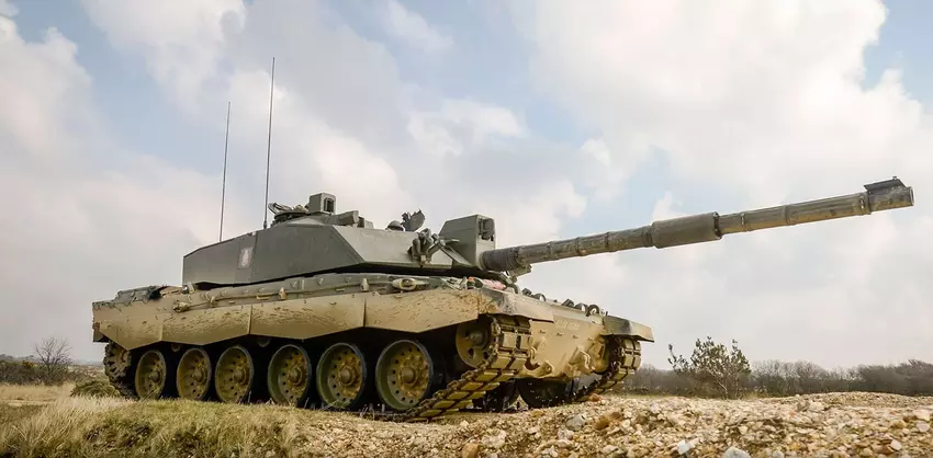 Das britische Verteidigungsministerium zeigt ukrainische Militärübungen auf Challenger 2 und AS90 SAU (Video)