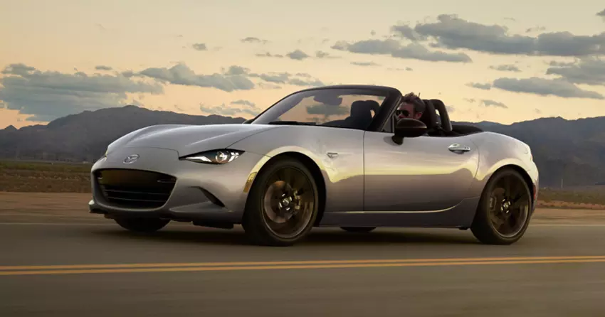 Der neue Mazda MX-5 erhält einen größeren Benzinmotor und ein Schaltgetriebe