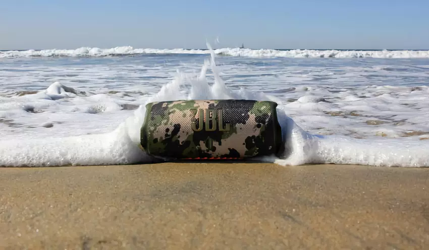 JBL Charge 5 auf Amazon: Kabelloser Lautsprecher mit IP67-Schutz, USB-C-Anschluss und einer Akkulaufzeit von bis zu 20 Stunden für $31 weniger