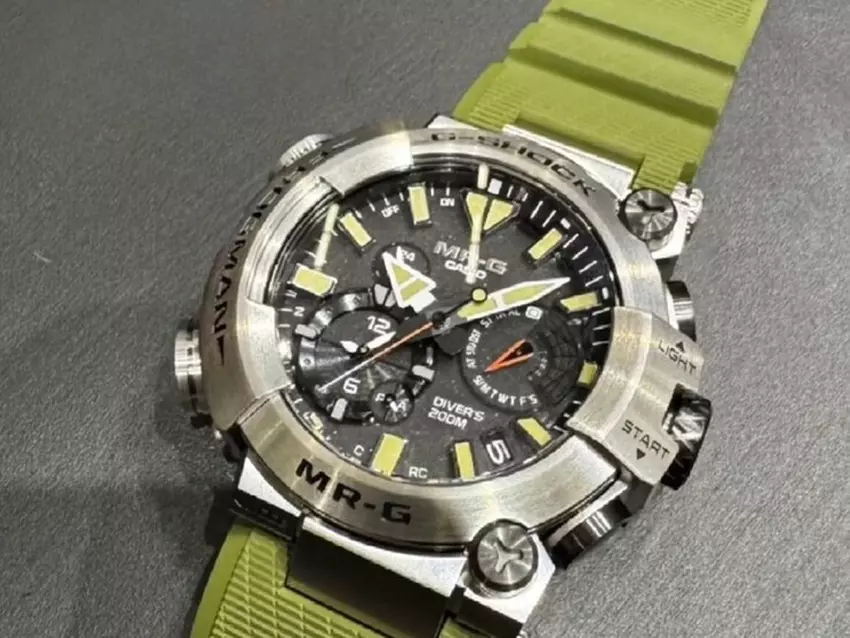 Inoffizielle Abbildung der Casio G-Shock MR-G BF1000RG-3AJR