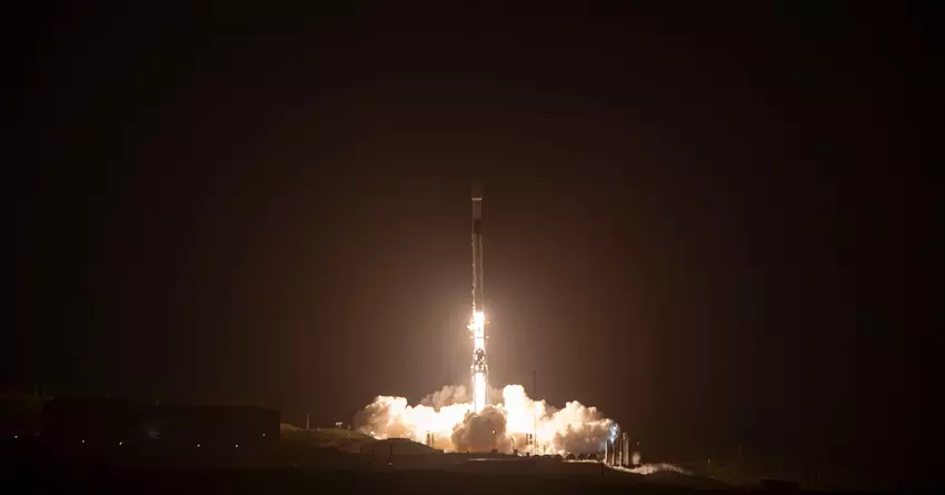 SpaceX hat 13 Direct to Cell-fähige Satelliten gestartet, mit denen sich Smartphones verbinden können