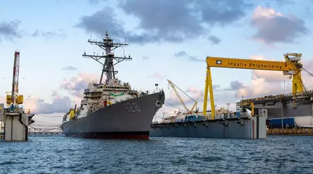 Ingalls Shipbuilding hat einen Arleigh Burke Flight III-Lenkwaffenzerstörer der Ted Stevens-Klasse für die US-Marine vom Stapel gelassen