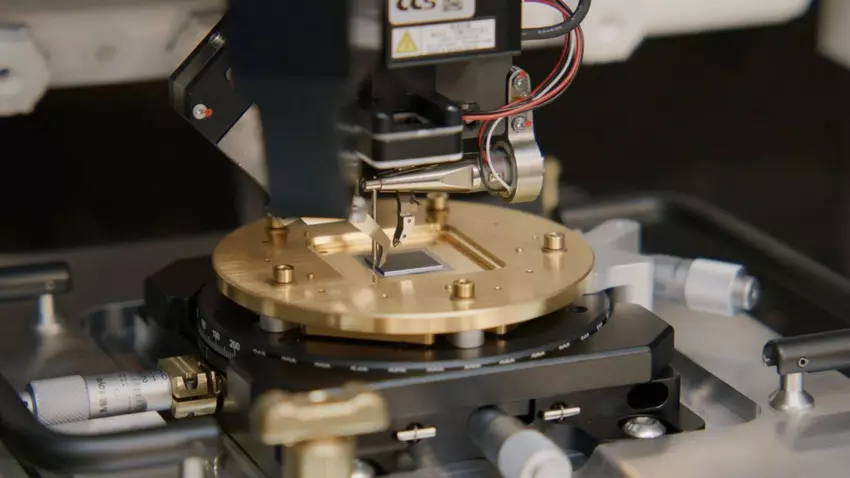 Amazon kündigte Ocelot an, den neuen Prozessor des Unternehmens für Quantencomputing