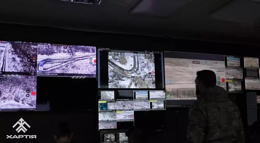 Das ukrainische Militär führte die erste erfolgreiche Operation durch, bei der ausschließlich bodengestützte Drohnen und Drohnen aus der Luft eingesetzt wurden