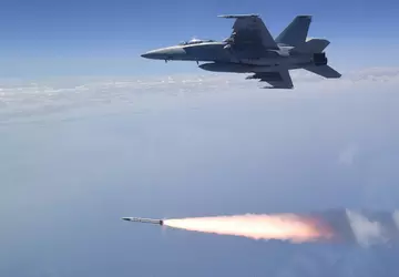 Northrop Grumman testet AGM-88G AARGM-ER - ...