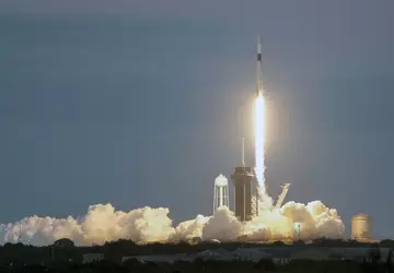 SpaceX bringt OneWeb-Kommunikationssatelliten trotz direkter Konkurrenz ...