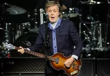 Paul McCartney von den Beatles fordert ...