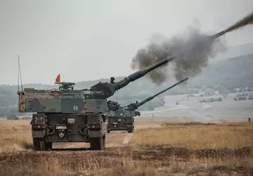 Deutsche PzH-2000 SAU in den Händen ...