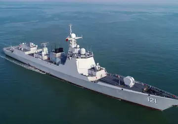 China baut gleichzeitig sechs Zerstörer des ...