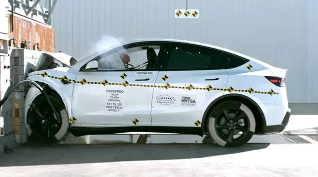 Tesla Model Y als erstes Auto ...