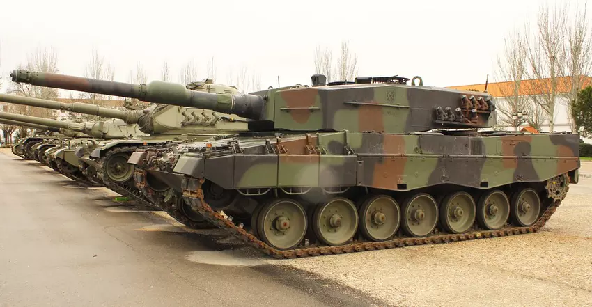 Die Lieferung von Leopard 2A4-Panzern aus Spanien an die Ukraine verzögert sich, da zusätzliche Tests erforderlich sind