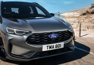 Ford Kuga erhält ein neues schwarzes ...