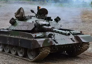 Ukraine zeigt erstmals modernisierte M-55S-Panzer auf ...