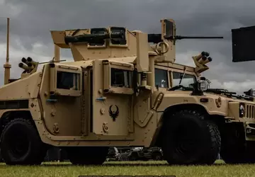 Einzigartiges Filmmaterial: Ukrainische SDF in amerikanischen ...