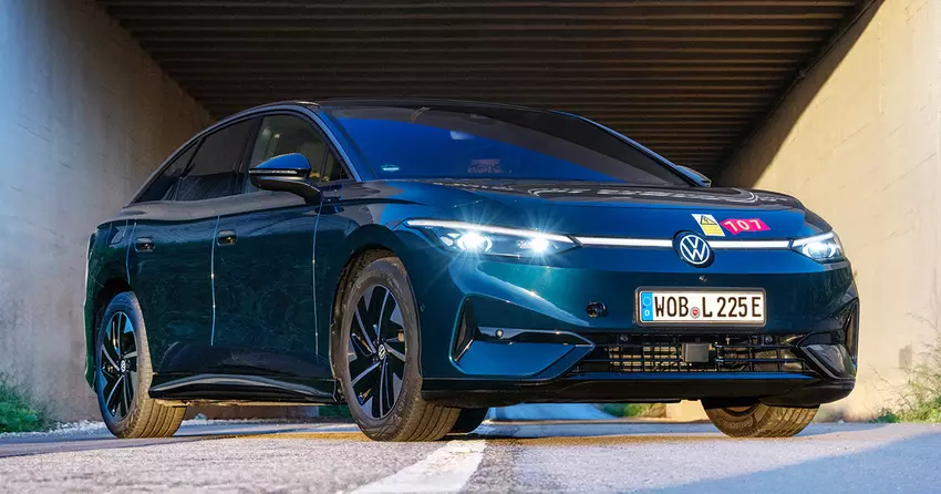 Der VW ID.7 Pro S legte bei einem Effizienztest 941 km mit einer Batterieladung zurück