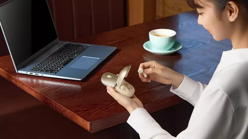 Honor MouseBuds Pro - eine Computermaus mit einer Ladestation für Ohrhörer