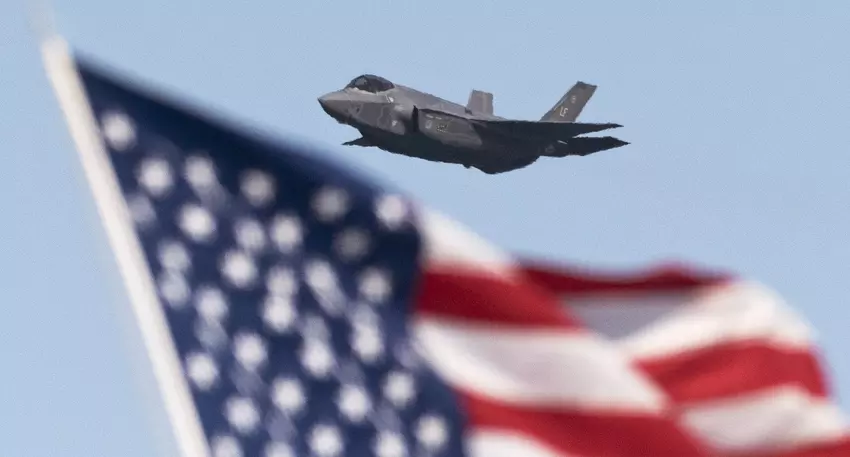 Lockheed Martin erhält 80 Millionen Dollar für die Lieferung von F-35 Lightning II-Kampfjets der fünften Generation an die US Air Force, die Navy, das Marine Corps und ausländische Kunden