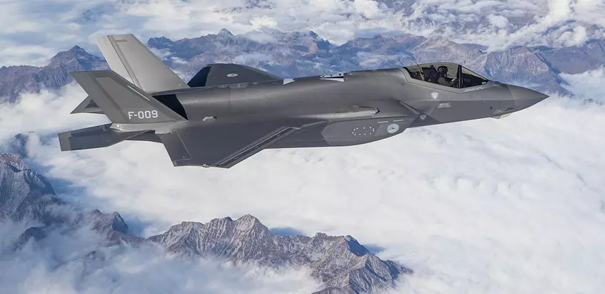 F-35 Lightning II-Kampfflugzeuge fangen russische Su-27 und Il-20M neben Polen ab