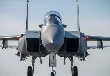 Aufgerüstete F-15EX Eagle II-Kampfjets werden trotz ...