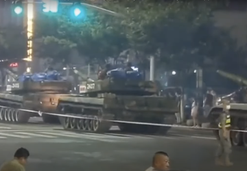 China schickt Panzer auf die Straße, ...