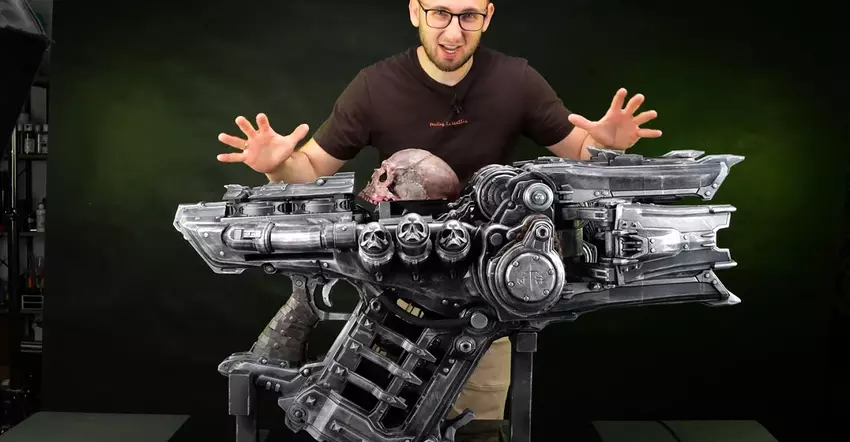 So etwas hast du noch nie gesehen: Ein Blogger hat einen brutalen PC in Form der Skullcrusher-Waffe aus Doom: The Dark Ages