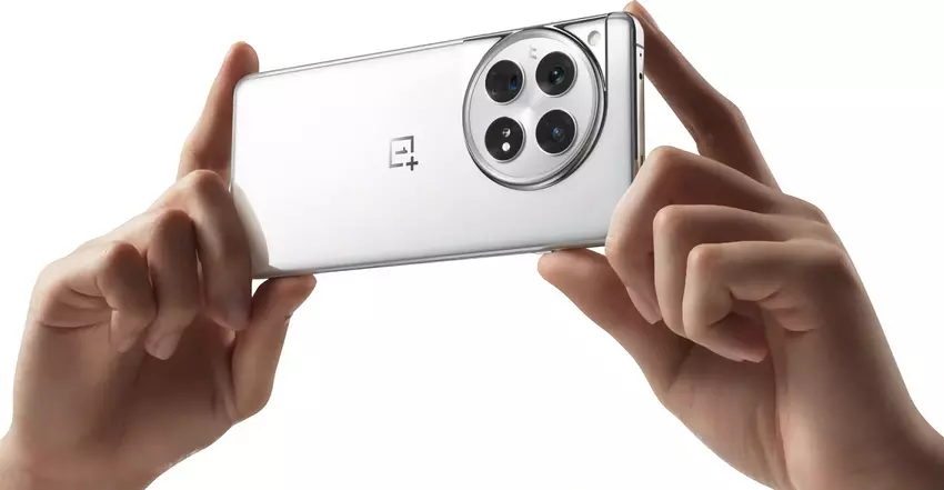 OnePlus 12 Glacial White Edition hat sein Debüt außerhalb Chinas gemacht