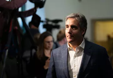 Trumps ehemaliger Anwalt zitiert gefälschte Gerichtsverfahren, ...