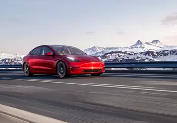 Käufer des Tesla Model 3 Standard ...