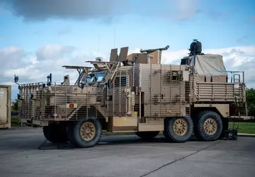 Britische Armee testet erstmals leistungsstarke Laserwaffe ...