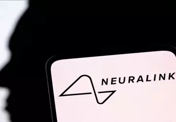 Erster Neuralink-Patient, der eine Computermaus mit ...