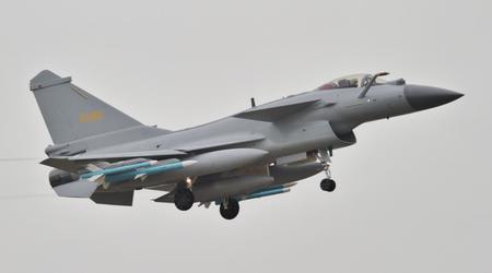 China bietet Kolumbien zwei Dutzend J-10-Kampfflugzeuge an 