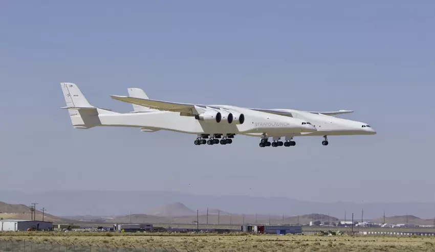 Das größte Flugzeug der Welt, Stratolaunch, erreicht eine Rekordhöhe von 27.000 Fuß