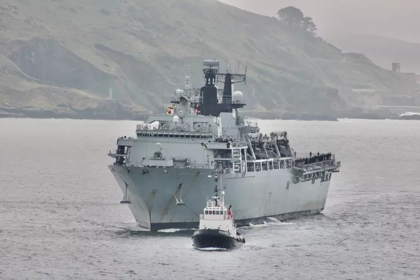 Britisches amphibisches Angriffsschiff HMS Albion