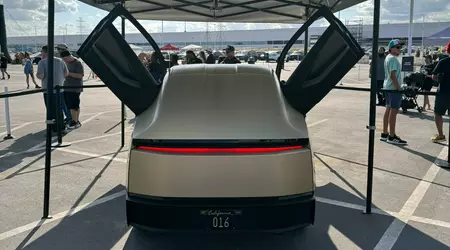 Tesla demonstriert erstmals unbemanntes Robotaxi bei Tageslicht (Video)