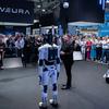 Modell des 4NE1 Roboters bei der Präsentation