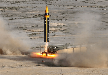Iran kündigt eine ballistische Hyperschallrakete mit ...