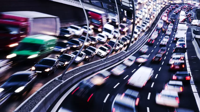 KI-System hilft der Polizei bei der Identifizierung von Drogenhändlern durch Analyse ihres Fahrstils