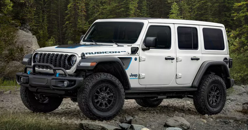 Jeep ruft Hybride zurück, die sich aufgrund eines fehlgeschlagenen Firmware-Updates in "Ziegelsteine" verwandelten