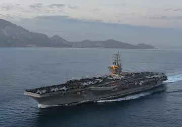 Eine zweite US-Trägerkampfgruppe ist im Mittelmeer ...