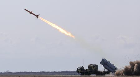 Die AFU beschoss die russische Fährüberfahrt und das Ölterminal des Hafens Kavkaz mit Neptun-Raketen, 250 Kilometer von der Frontlinie entfernt