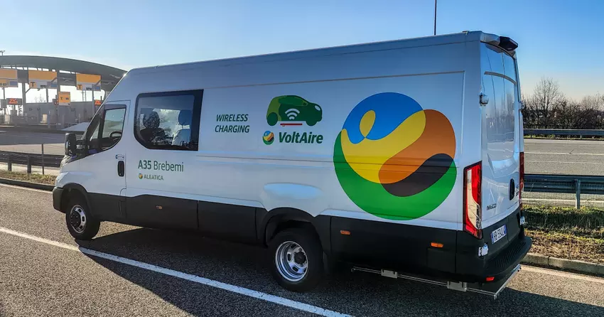 Iveco eDaily mit dynamischem und statischem drahtlosem Laden auf der Brebemi-Strecke