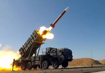 Patriot SAMs, Raketen für HIMARS, Cougar ...