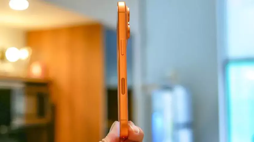 Apple iPhone 17 Pro Max vs. Samsung Galaxy S25 Ultra